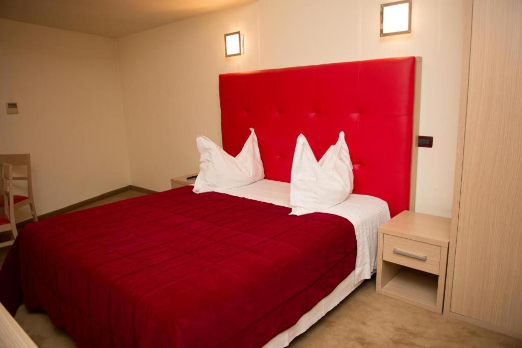 Grand Master Hotel Dej Eksteriør bilde